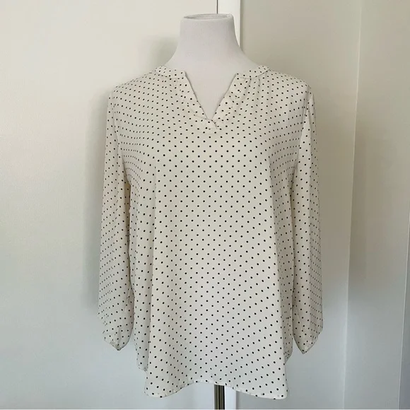 Maurice’s Women's Cream Polka Dot Popover Blouse Size L - Picture 3 of 15